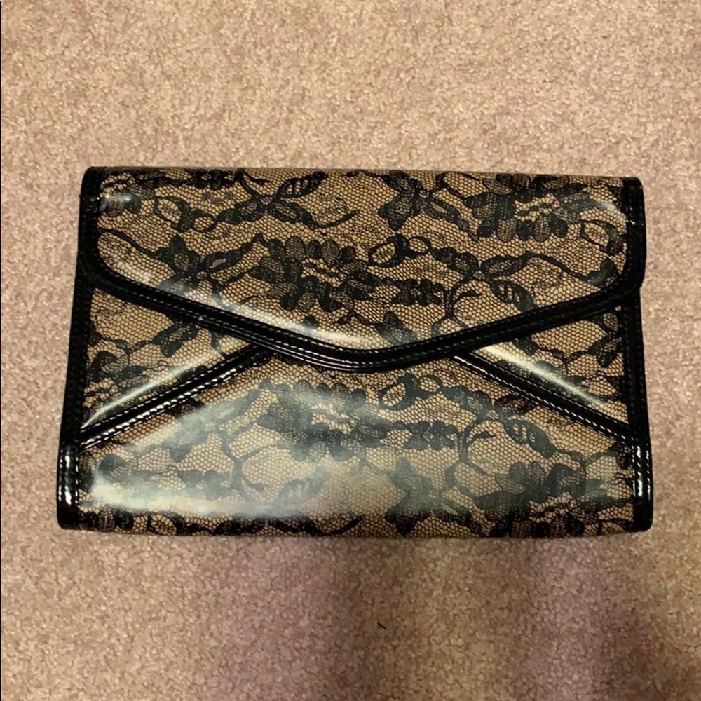 Pattern clutch